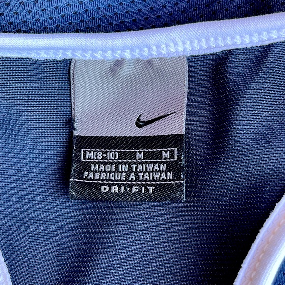 NIKE ATHLETIC TOP - Picture 3 of 3